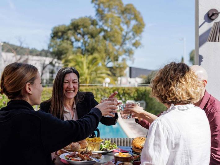 Hôtel pour 2 personnes, avec piscine et terrasse, adapté aux familles
