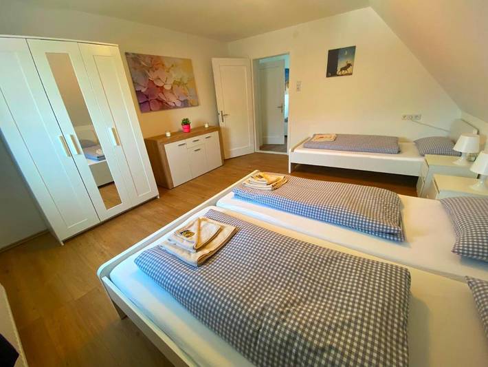 Ferienhaus für 10 Personen, mit Balkon und Terrasse sowie Garten in Augsburg und Umgebung