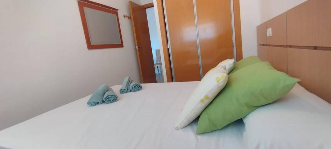 Gîte pour 5 personnes, avec piscine et vue ainsi que bassin pour enfant et terrasse, animaux acceptés à Cabanes - 4