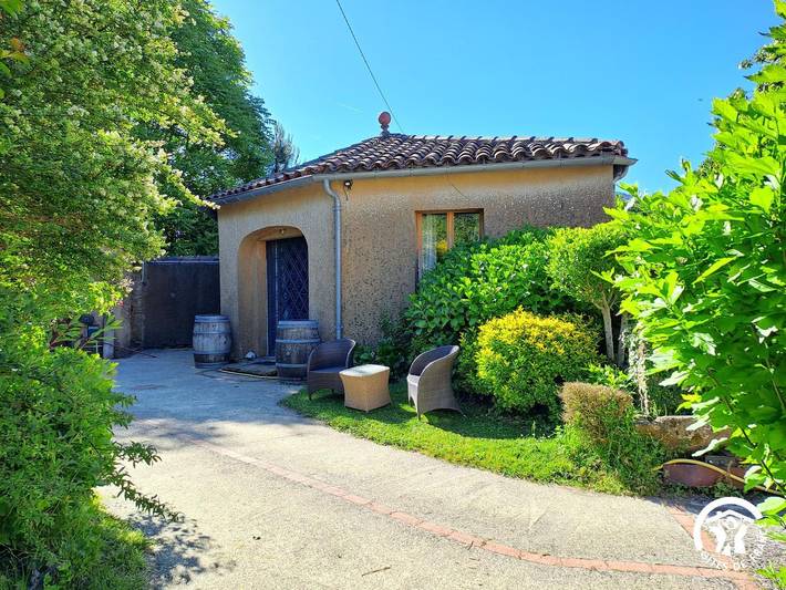 Gîte pour 2 personnes, avec Terrasse et Jardin à Labastide-Rouairoux