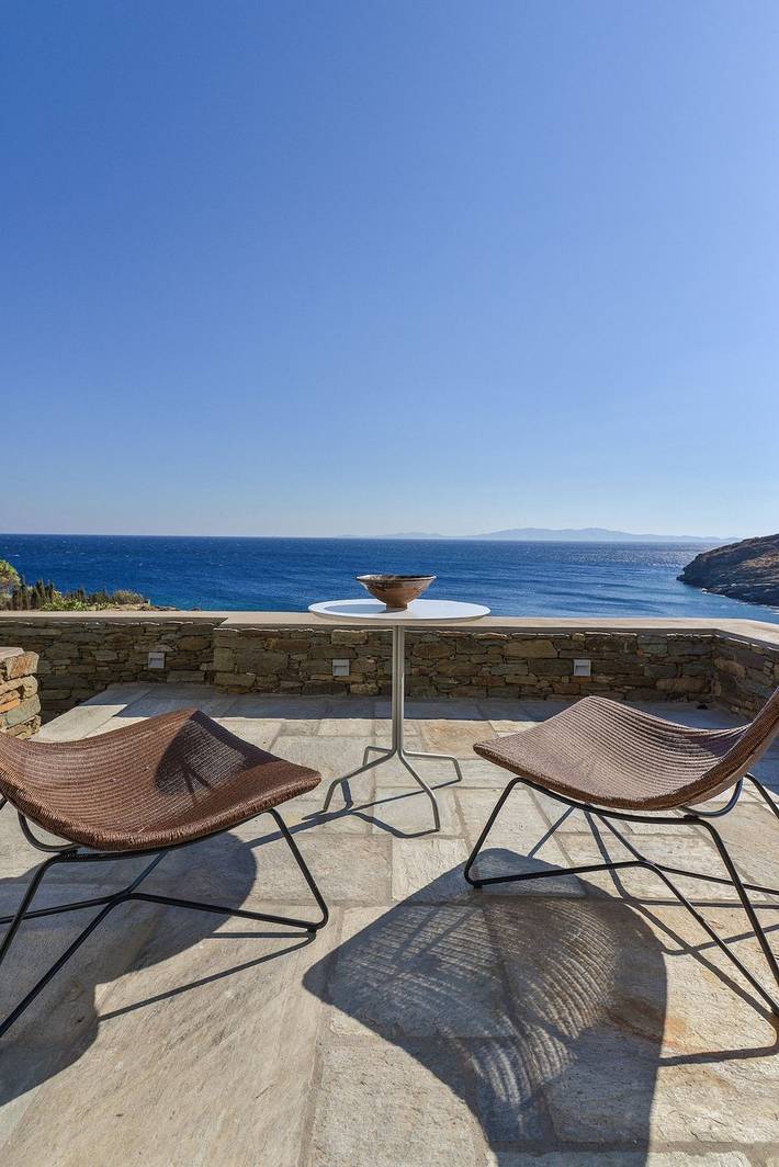Villa for 2 people, with balcony and ocean view as well as pool in Tinos
