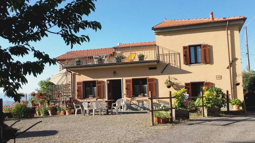Location de vacances pour 2 personnes, avec jardin ainsi que vue et balcon à Pontremoli - 3