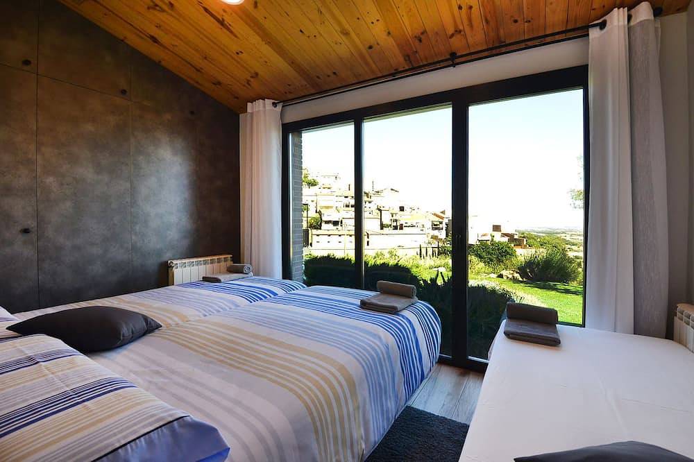 Self catering La Granja del Besa for 8 people in Cubells, Noguera