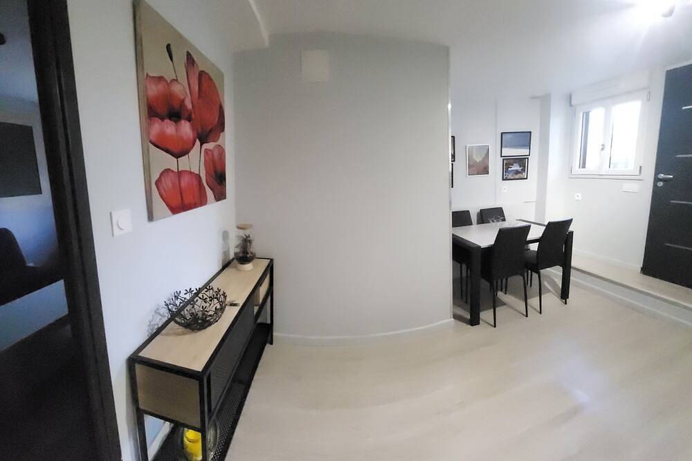 Entire apartment, Apartment sleeps 4 / 6 at the entrance to the gorges du Tarn 2 bedrooms in Paulhe, Parc naturel régional des Grands Causses