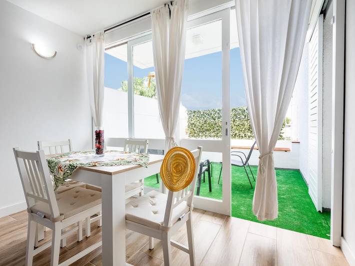 Gîte pour 4 personnes, avec bassin pour enfant ainsi que piscine et terrasse dans Las Galletas - 3