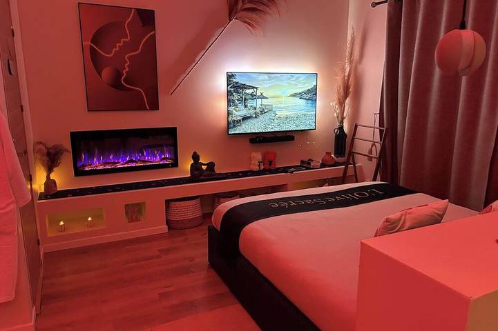 Apartamento entero, Suite Privada En La Provenza – Piscina, Jacuzzi Y Sauna Privados in Cabannes, Region de Arles