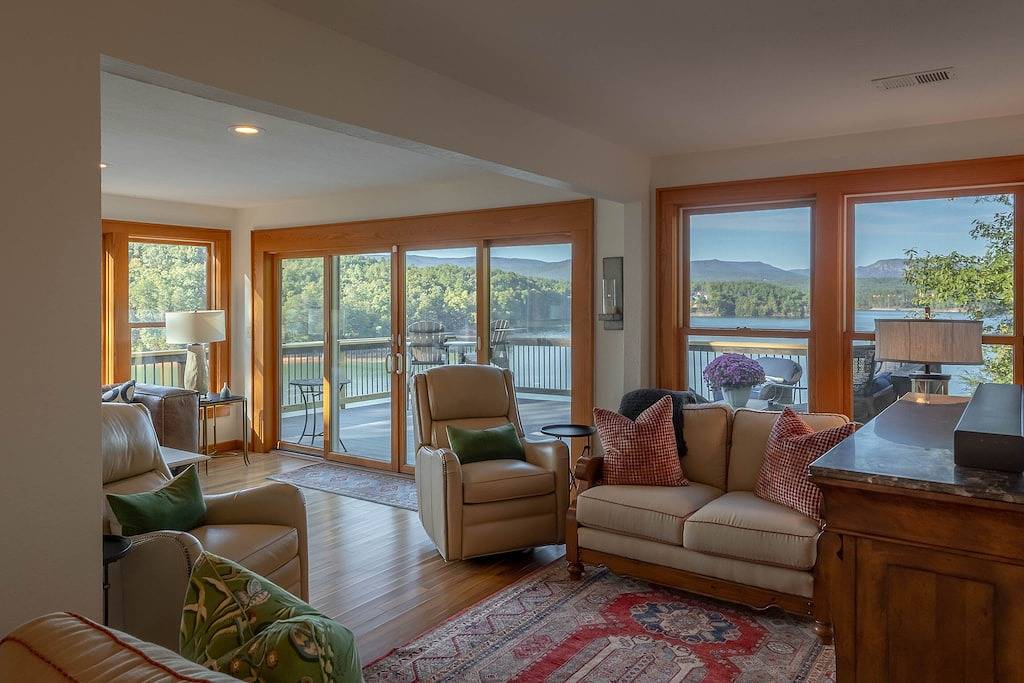 Breathtaking Lake & Mountain Views & Private Dock. Enjoyable Year Round! in Nebo, McDowell County