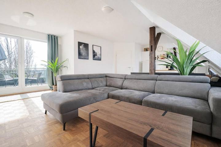 Ferienwohnung für 4 Personen, mit Balkon und Terrasse sowie Garten und Ausblick in Merseburg