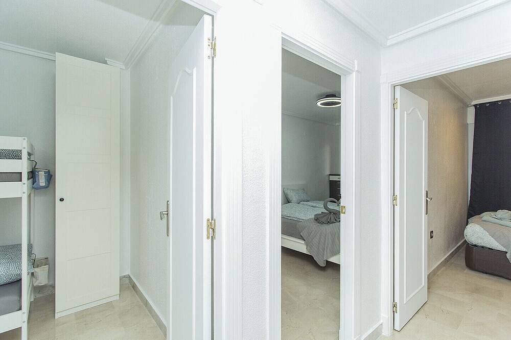 Apartamento entero, 030 Melissa Beach Apartment - Alicante Holiday in Torrevieja, Costa Blanca