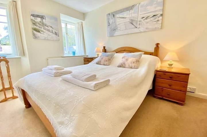 The Cottage, Padstow, tiered patio sun trap in Padstow, Cornouailles