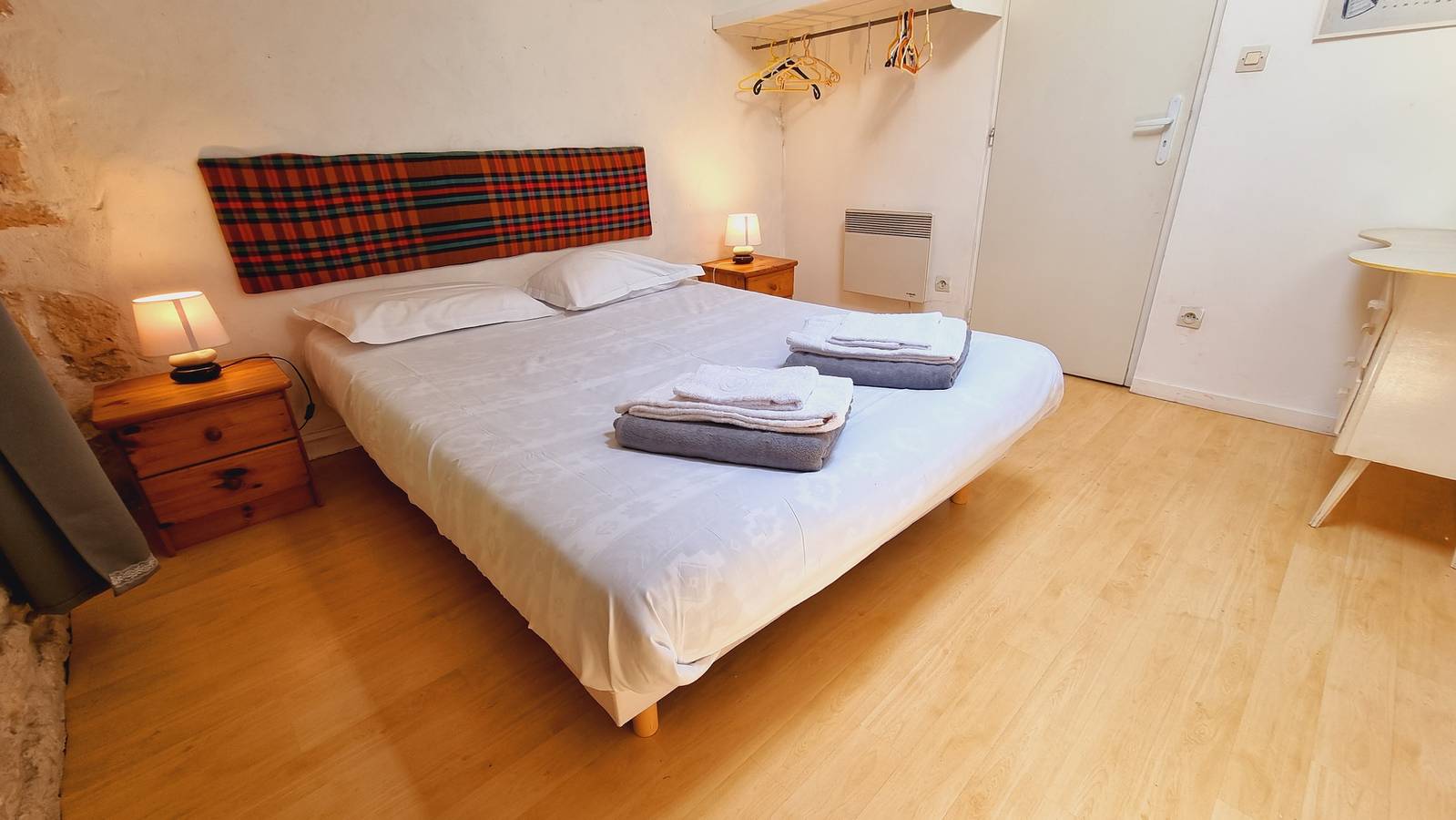 Gîte pour 4 personnes avec piscine in Saint-Just-Luzac, Côte de Beauté
