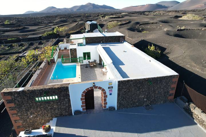 Agriturismo voor 4 personen, with Terras and Tuin as well as Zwembad op Lanzarote