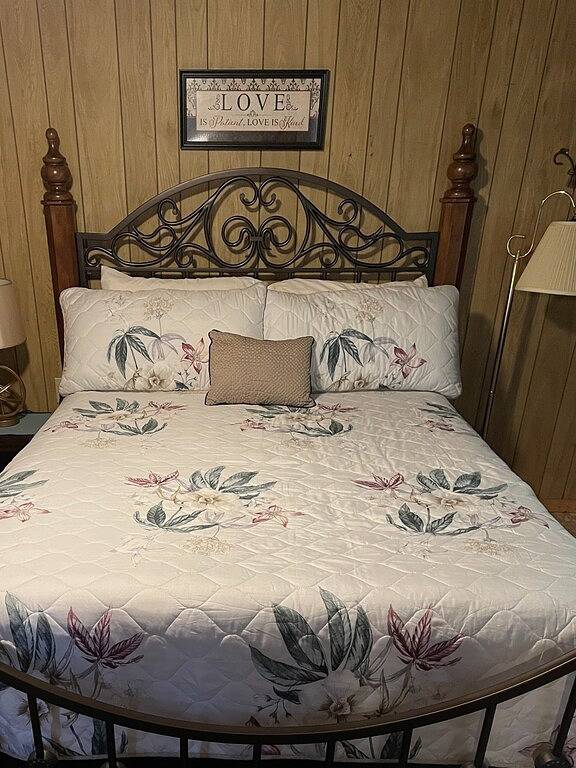 Die Hütte liegt nur wenige Minuten vom Nordende des Ouachita-Sees entfernt. in Lake Ouachita