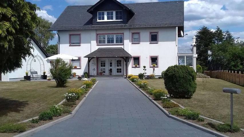 Ferienhaus für 3 Personen, mit Garten und Sauna in Geierlay Hängeseilbrücke - 2
