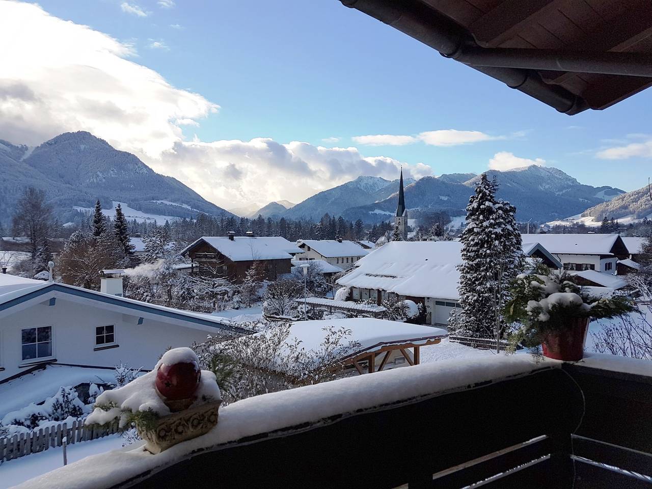 Ganze Ferienwohnung, Ferienwohnungen "Am Golfplatz" inkl. Chiemgaukarte - Appartement Almblick 38 qm, 1 Wohnschlafraum, Terrasse, Wlan, max. 3 Pers. in Ruhpolding, Bayerische Alpen