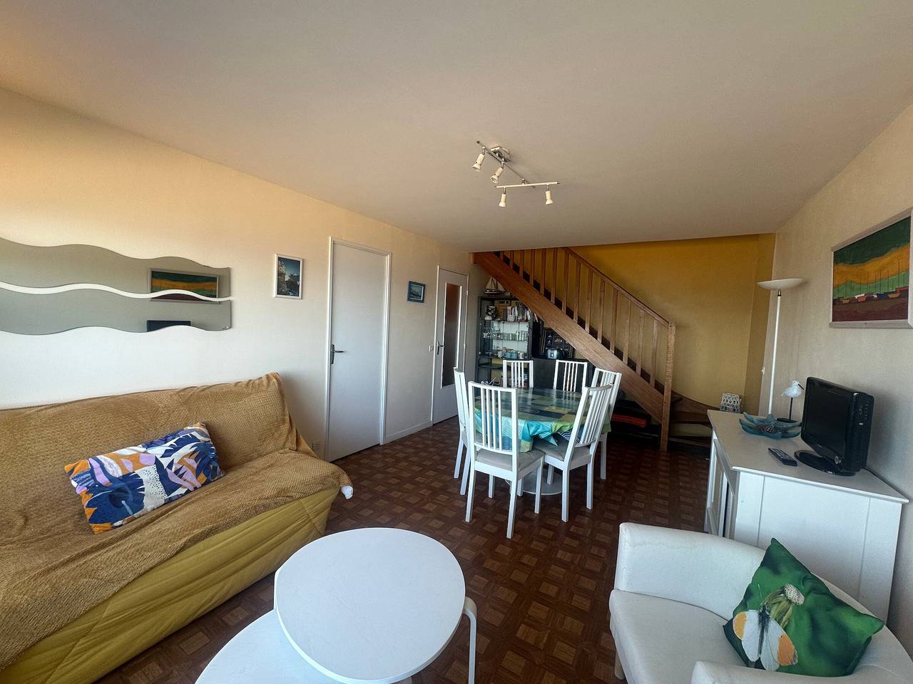 Entire apartment, Apartment with panoramic terrace, pet-friendly, parking in Cabourg, Caen region