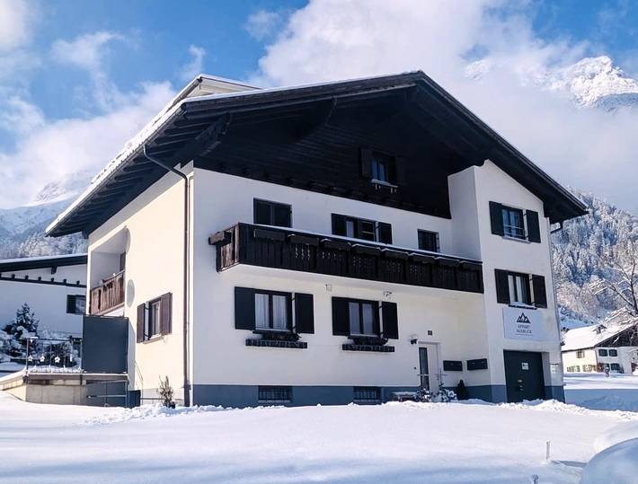 Ferienwohnung für 6 Personen, mit Terrasse und Garten sowie Ausblick in Vandans