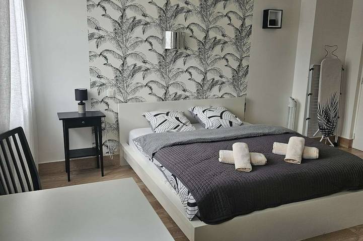 Ganze Wohnung, Wohnung 35 m² - 90, av. Gal de Gaulle in Clamart, Hauts-de-Seine