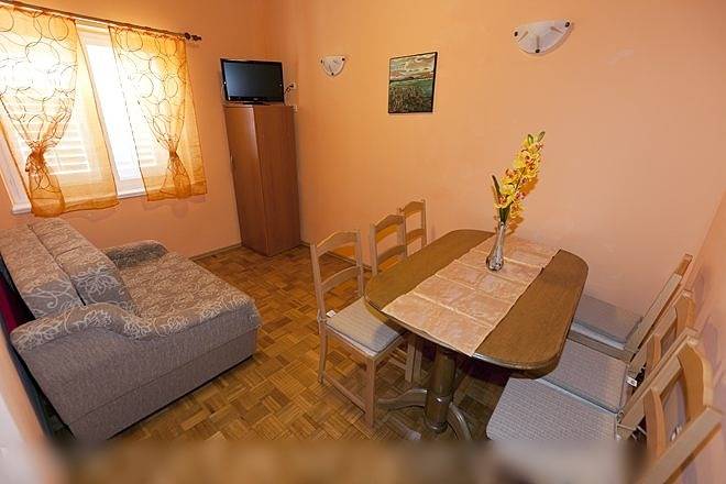 Ganze Wohnung, Ferienwohnung in Tučepi mit Meerblick, Balkon, Klimaanlage, W-Lan (3674-1) in Tucepi, Makarska Riviera