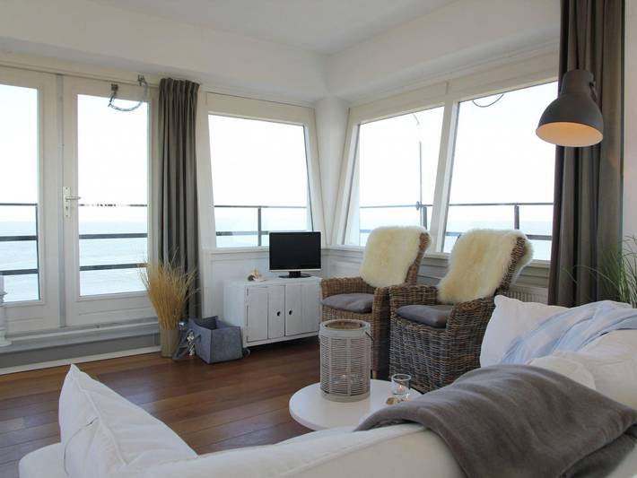 Heritage Holiday Home in Huisduinen near Sea in Den Helder, North Holland - North Sea Coast