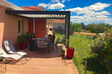 Gîte pour 4 personnes, avec terrasse et jardin à Orbeil (Puy-de-Dôme)