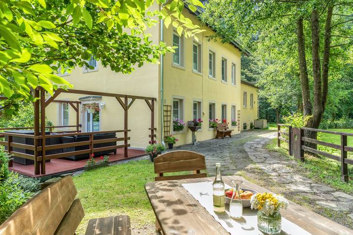 Ferienwohnung für 2 Personen, mit Garten und Seeblick in Sachsen