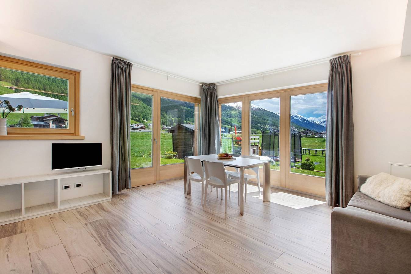 Appartamento intero, Appartamento 'Chalet Snowlake Lago' con vista sulle montagne, giardino privato e Wi-Fi in Livigno, Parco Nazionale dello Stelvio