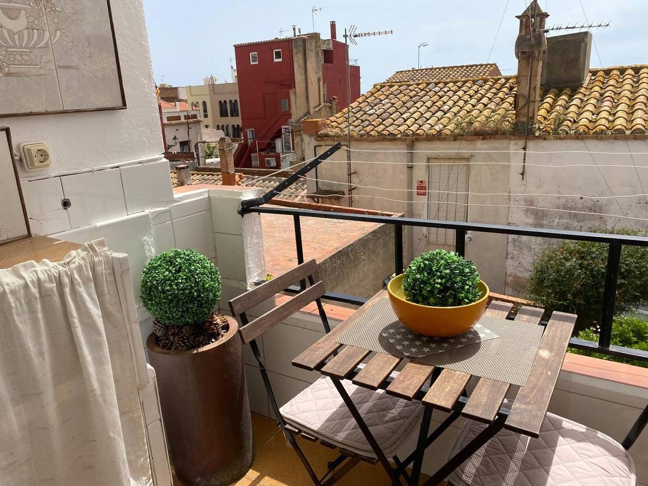 Entire holiday apartment, Cozy Beach Apartment with Washer and Bathtub in Sant Feliu de Guíxols, Costa Brava