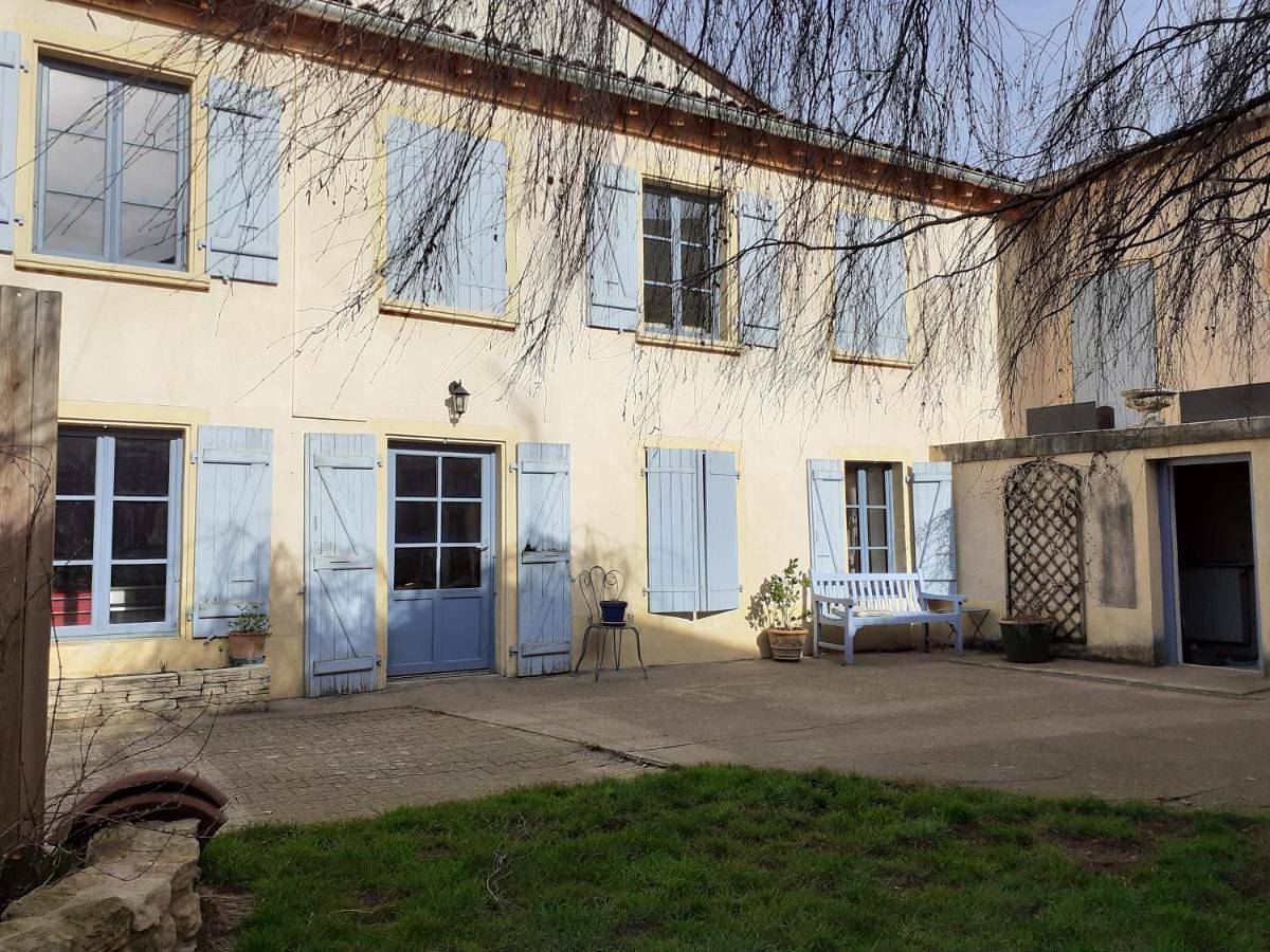 Double Room with Terrace in Charlieu, Région de Roanne