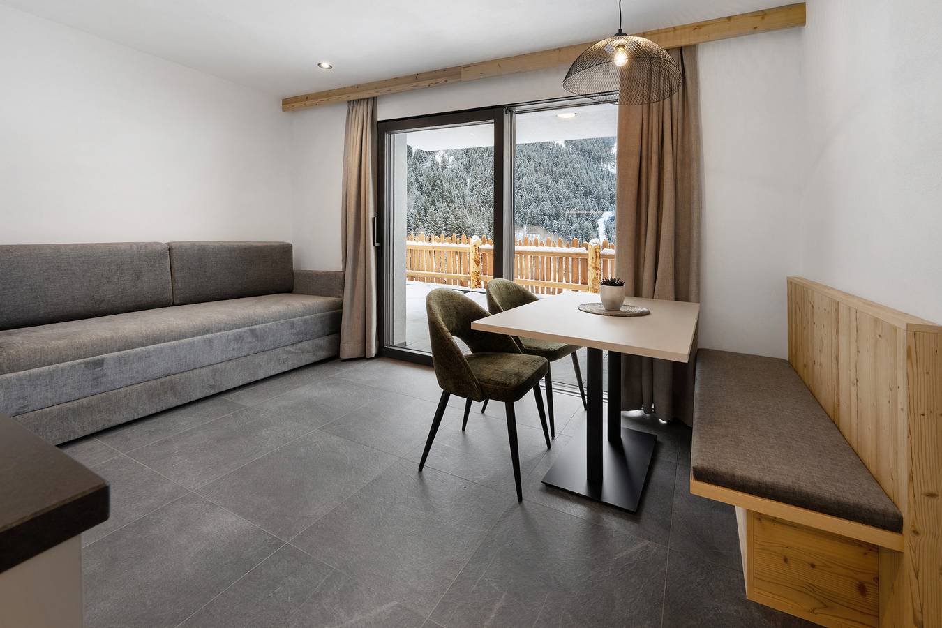 Entire studio, New Studio Apartment 'Chalet Tribulaun - Apt 1' with Mountain View, Private Terrace and shared Sauna in Pflersch, Brenner