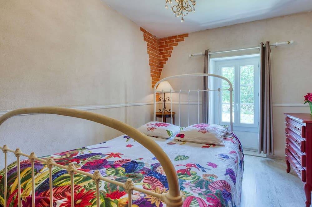 Schönes alleinstehendes Ferienhaus für 6 Personen mit  W-Lan, Tv, Terrasse und Haustiere erlaubt in Naujac-sur-Mer, Lesparre-Médoc und Umgebung