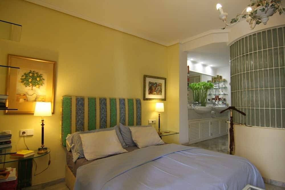 Entire apartment, Nice apartment in Bendinat, close to beach, golf course almost on the doorstep in Cas Catala, Calvià