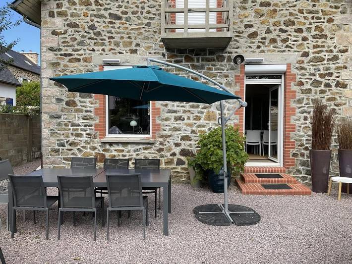 Chambre d’hôte pour 4 personnes, avec Balcon et Jacuzzi ainsi que Terrasse et Jardin à Pléneuf-Val-André