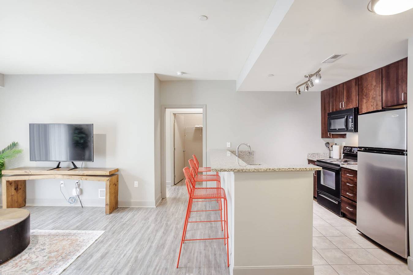 Ganze Wohnung, 2Br 2Ba Cozysuites at the Banks in Cincinnati, Hamilton County (OH)