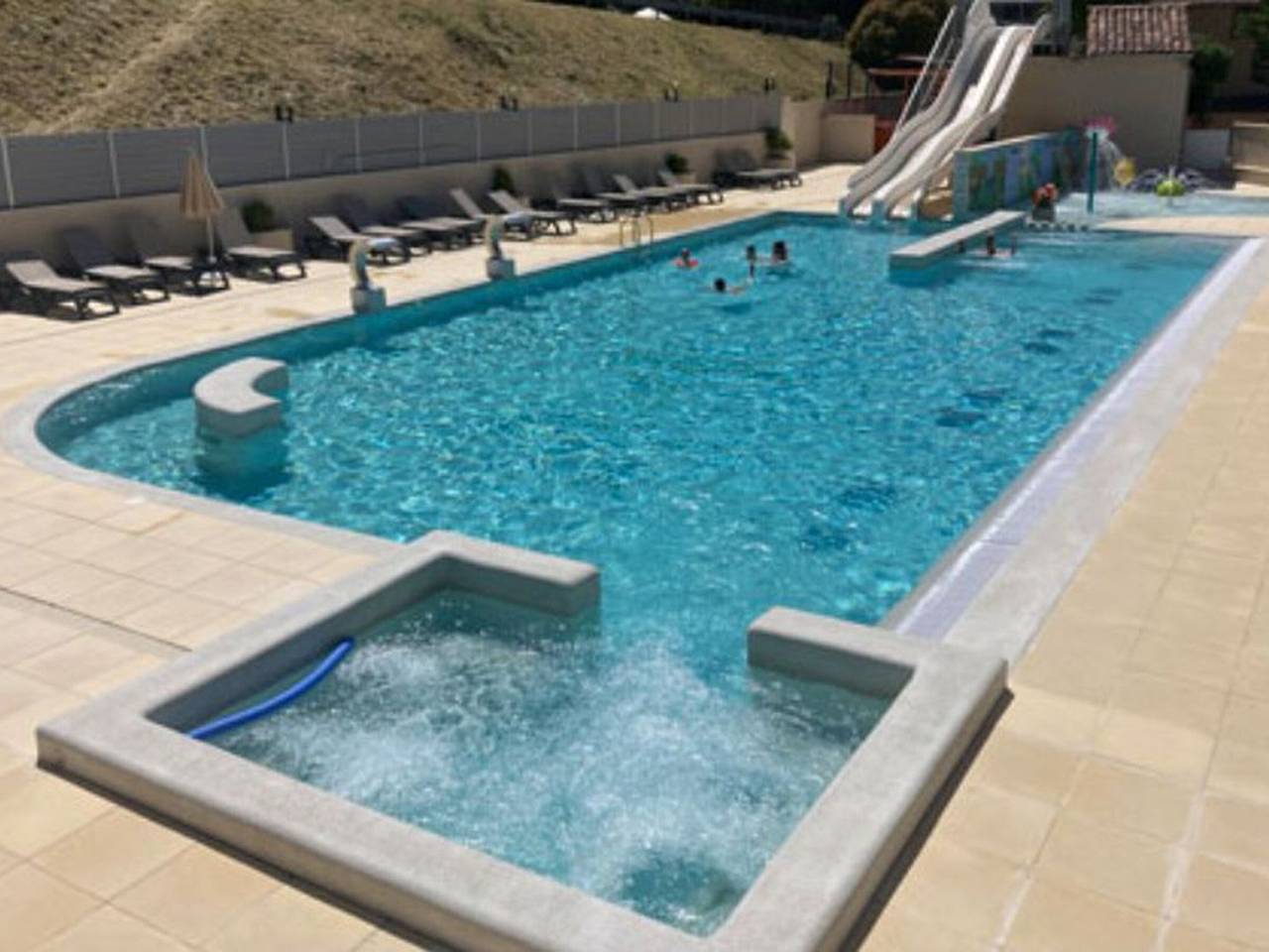 Mobil Home Familial - Terrasse Relaxante in Mostuéjouls, Parc naturel régional des Grands Causses