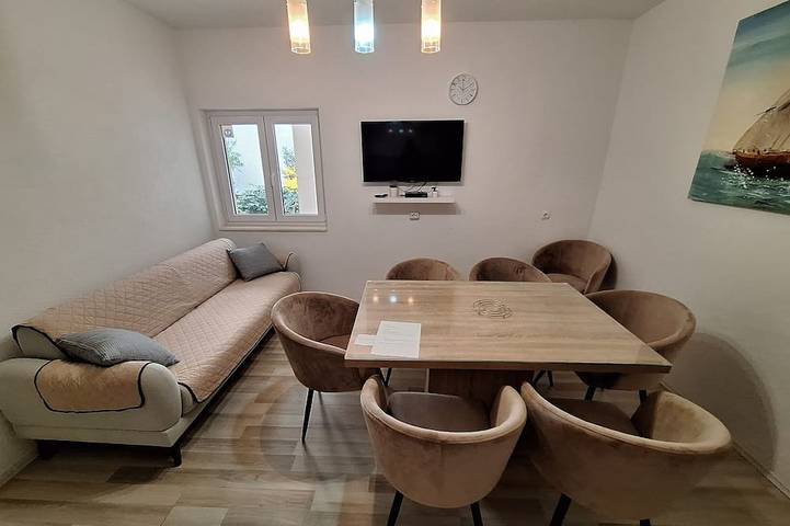 Appartement entier, Appartement avec jacuzzi extérieur, proche de la vieille ville in Trogir, Split-Dalmatie