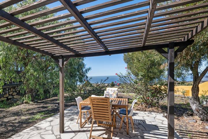 Casa rural para 2 personas, con jardín, Se admiten mascotas en La Palma