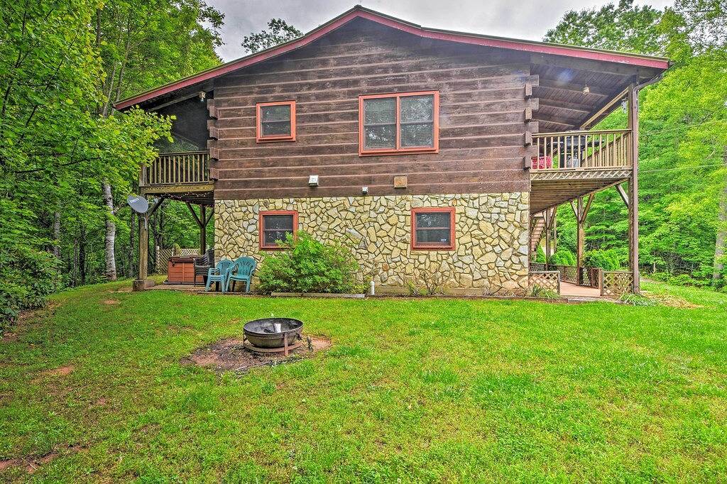 Bryson City Cabin mit eigenem Whirlpool und Billardtisch! in Fontana Lake