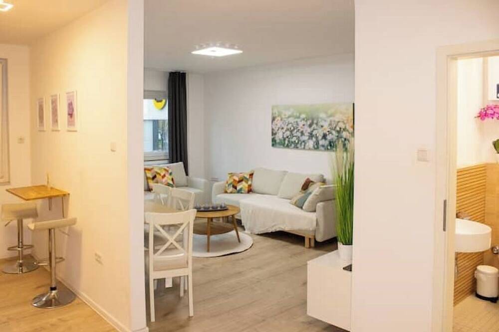 Entire apartment, Top! 2-room, trade fair, university hospital in Rüttenscheid, Essen