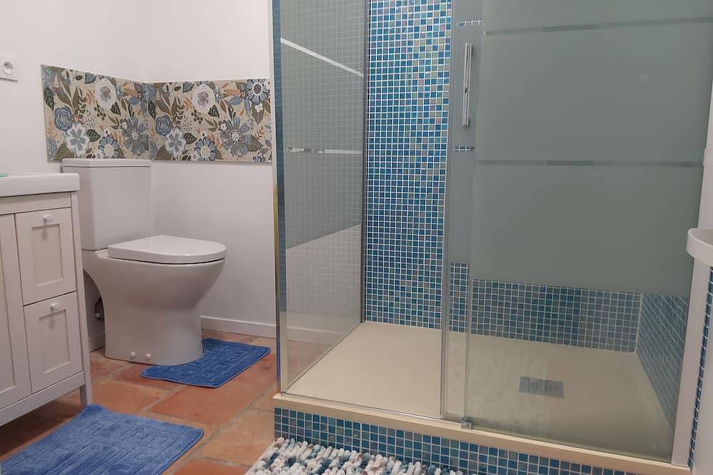 Peaceful and quiet house with forest and meadow from May to the end of September in Sauviac, Región de Langon