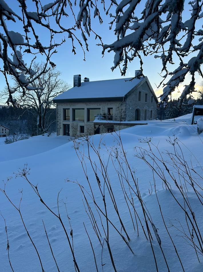 Apartamento entero, Gîte de standing avec vue panoramique d'exception in Prémanon, Parc naturel régional du Haut-Jura