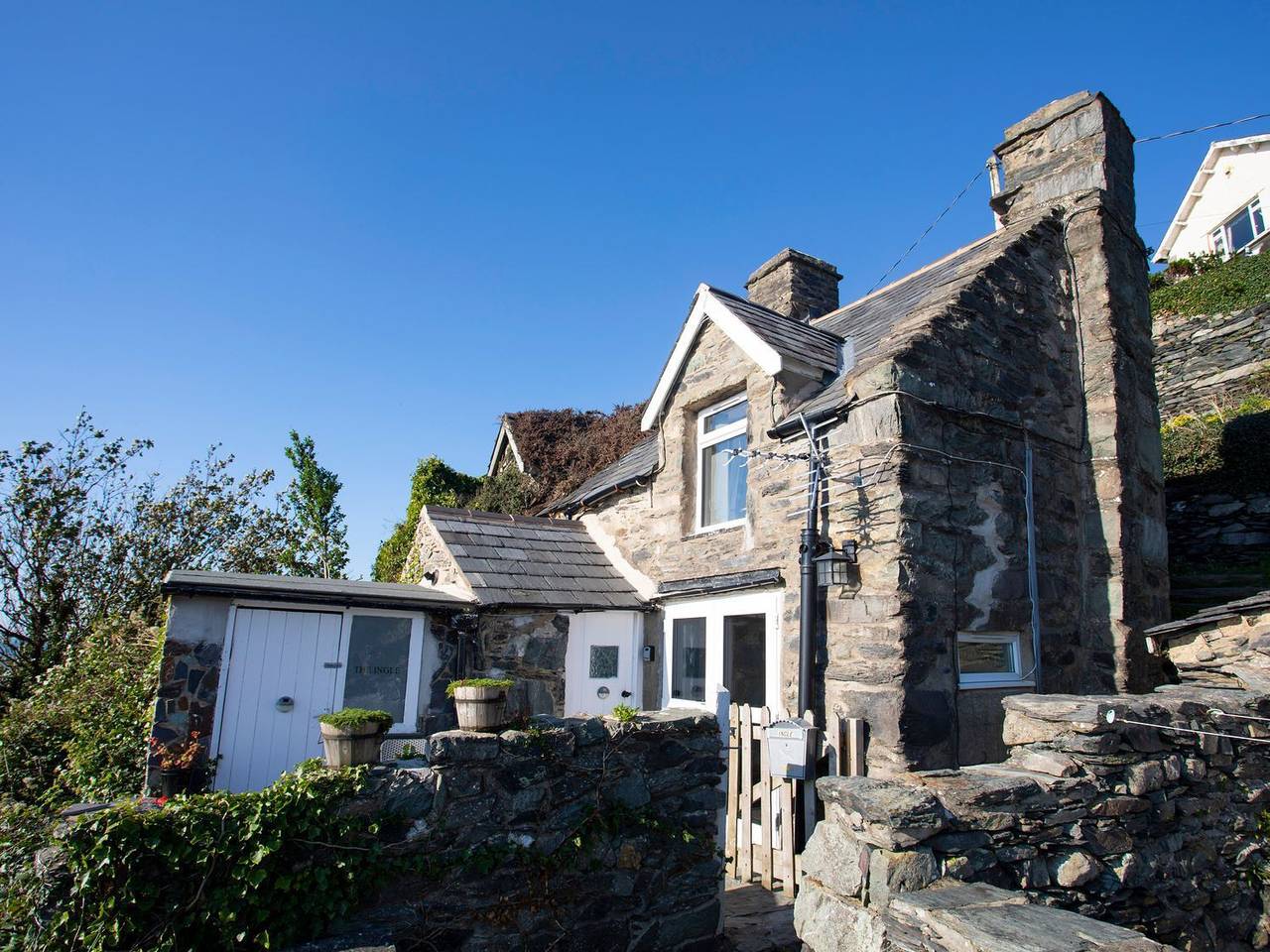 Log Cabin for 2 People in Barmouth, Gwynedd