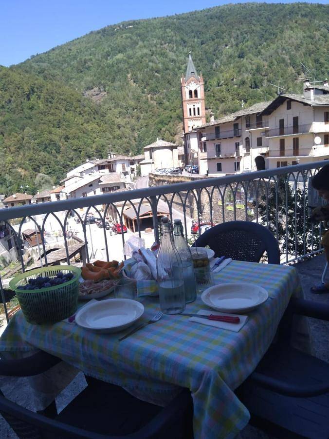 Gîte pour 4 personnes, avec Balcon et Terrasse ainsi que Jardin et Vue à Melle (Piemont)