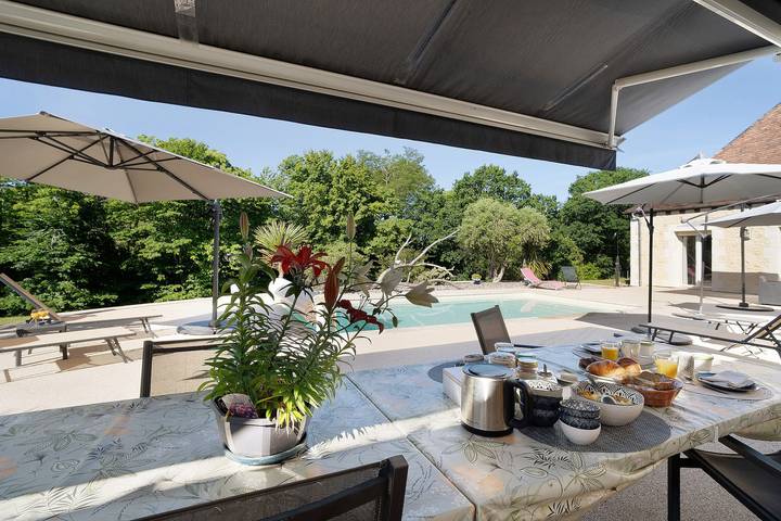 Chambre Perdrix – Room with Garden View and Pool Access in Sarlat-la-Canéda, Périgord Noir