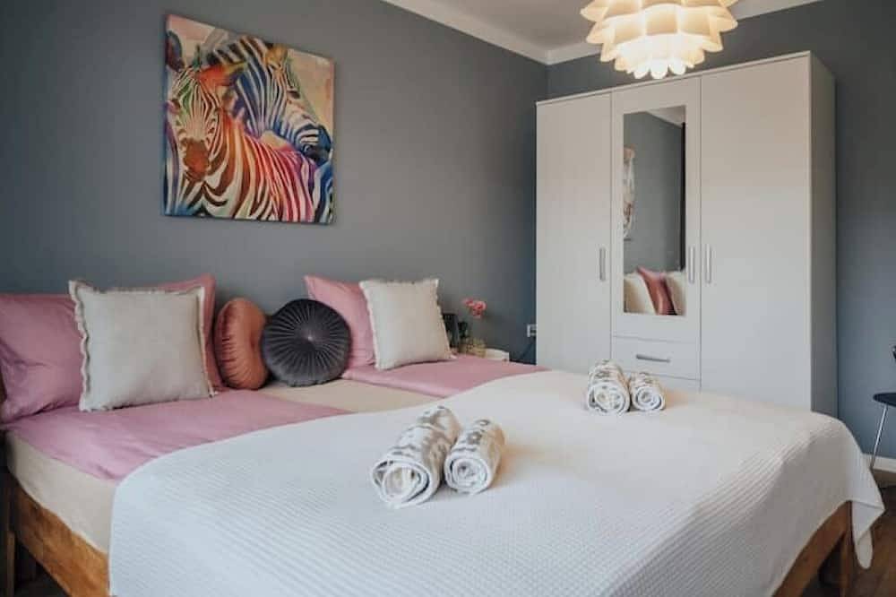 Ganze Wohnung, Schönes 2-Zi. App. für 4 Pers. in Hamburg-Zentrum in Hamburg Rotherbaum, Hamburg
