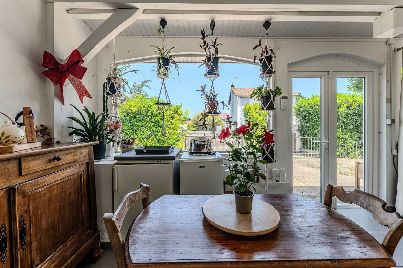 Estudio 'Le De La Gare' con terraza privada y Wi-Fi, cerca del océano in Saint-Julien-en-Born, Côte d’Argent