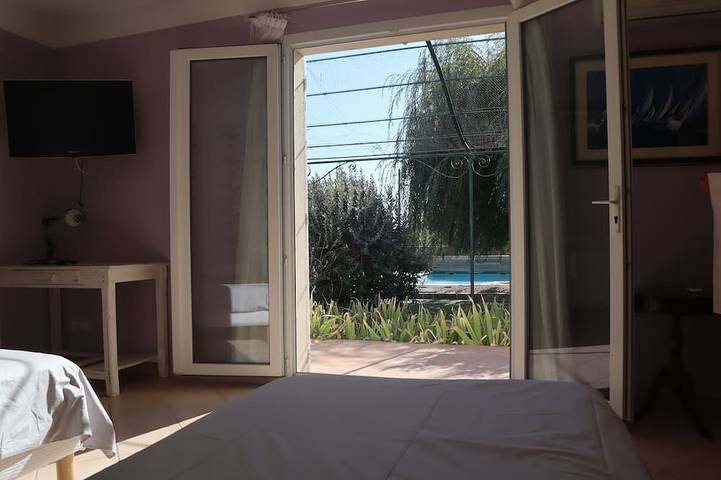 Location de vacances pour 6 personnes, avec terrasse ainsi que jardin et piscine à Pujaut - 3
