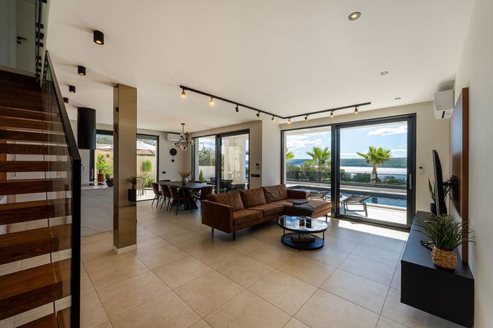 Luxusvilla Spectrum, Pool 32 m2, Sauna, familienfreundlich, Meerblick, Grill in Novigradsko More, Zadar