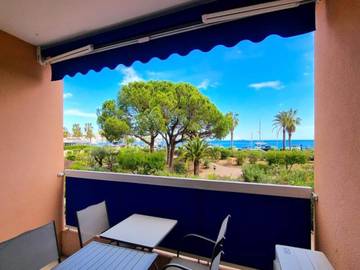 Gîte pour 4 personnes, avec terrasse dans Plage Republique Frejus