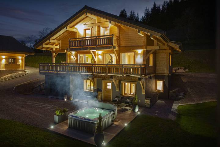 Chalet pour 11 personnes, avec Balcon et Jacuzzi ainsi que Terrasse et Jardin à Manigod - 2